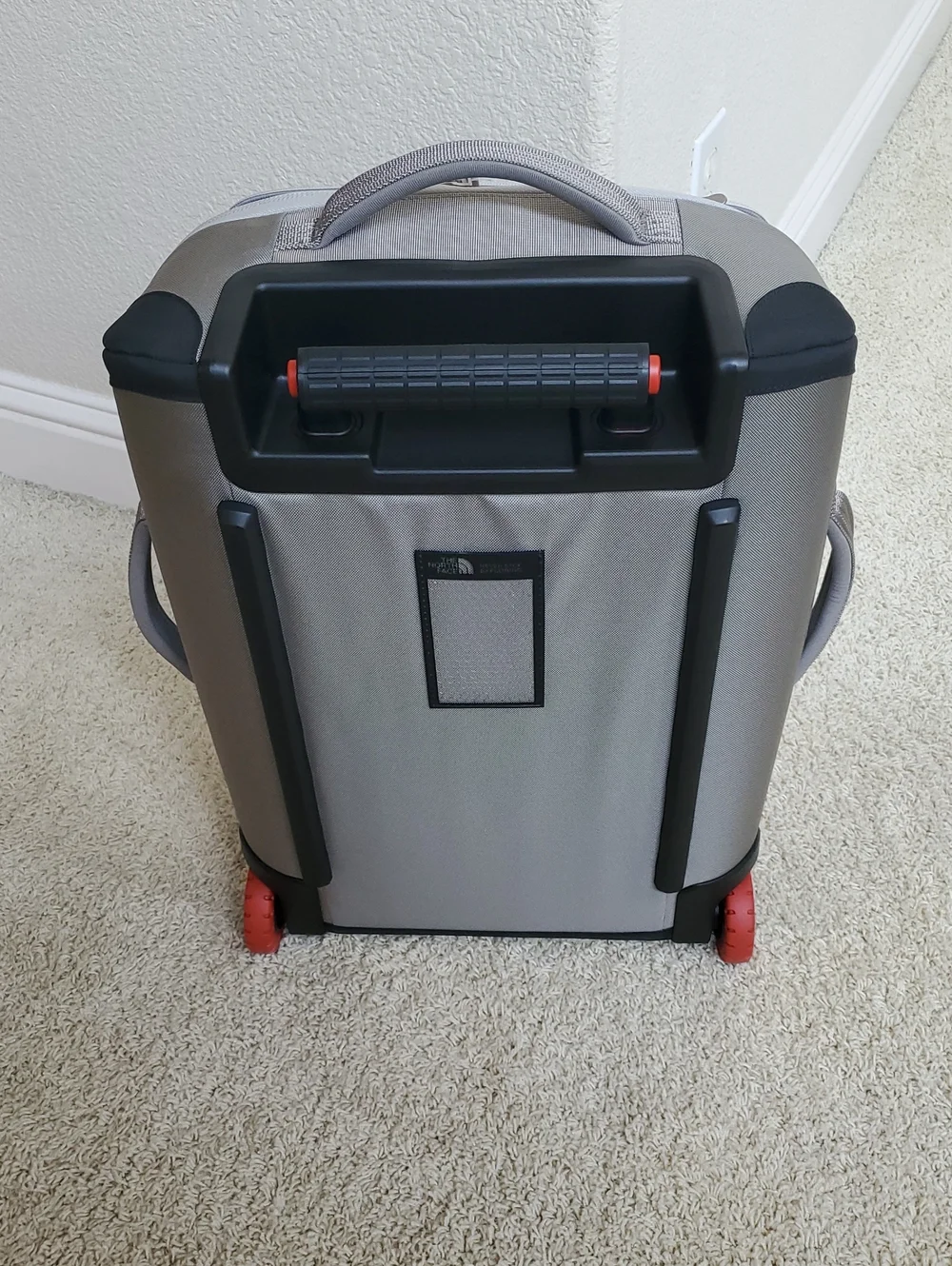 The North Face Rolling Thunder Men's 22inch/40L Luggage